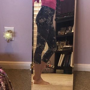 Nike Patterned Mid Calf Leggings